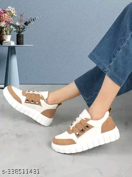 WOMEN SNEAKER