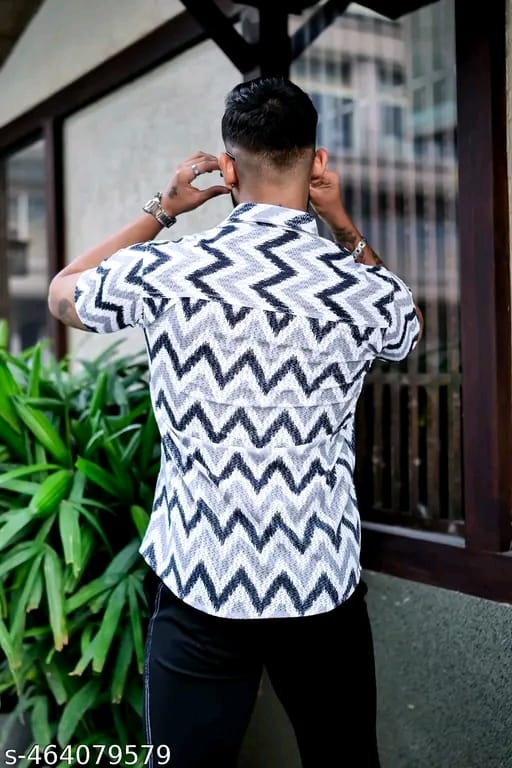 NAVY ZIG-ZAG STRIPED CROCHET SHIRT