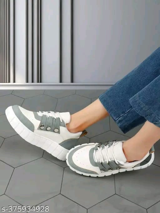 WOMEN SNEAKER