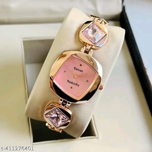 New Fancy Solid Dial Attractive Metal Chain Attractive Bracelet Analog Watch for Women