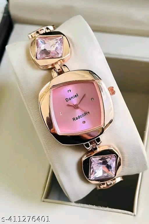 New Fancy Solid Dial Attractive Metal Chain Attractive Bracelet Analog Watch for Women