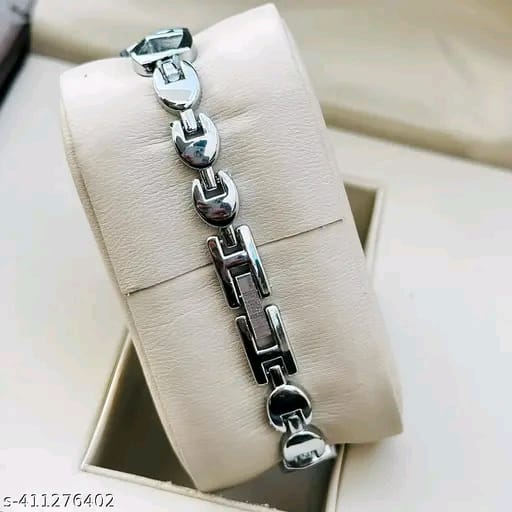 New Fancy Solid Dial Attractive Metal Chain Attractive Bracelet Analog Watch for Women