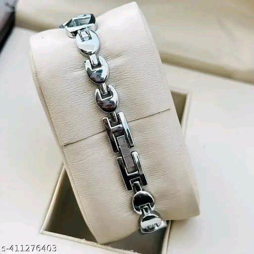 New Fancy Solid Dial Attractive Metal Chain Attractive Bracelet Analog Watch for Women